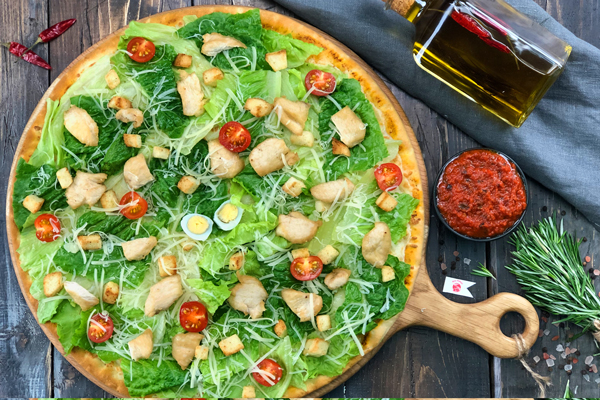 Пицца «Цезарь с курицей»